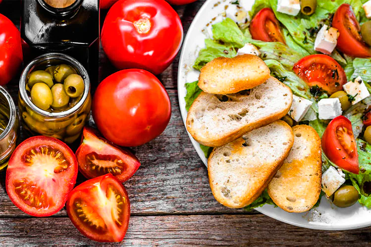 La dieta mediterránea, tan eficaz como la vegetariana para prevenir los infartos e ictus