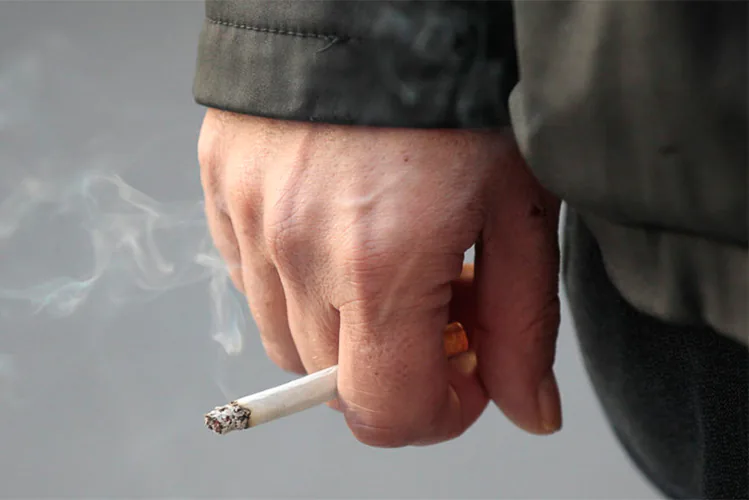 Cuanto más fuman los varones jóvenes, mayor es su riesgo de sufrir un ictus