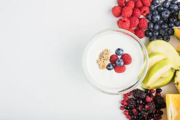 ¿Es bueno cenar solo fruta o un yogur?